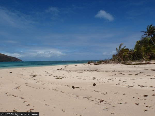 5617 ein einsamer Strand an DER blauen Lagune